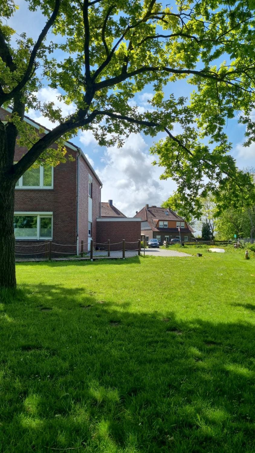 Property building, Garden, Garden view, Parking