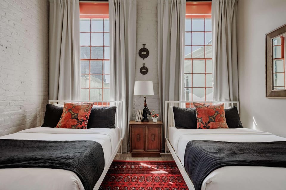 Luxury Historic Home Neat to Downtown House in Warehouse District