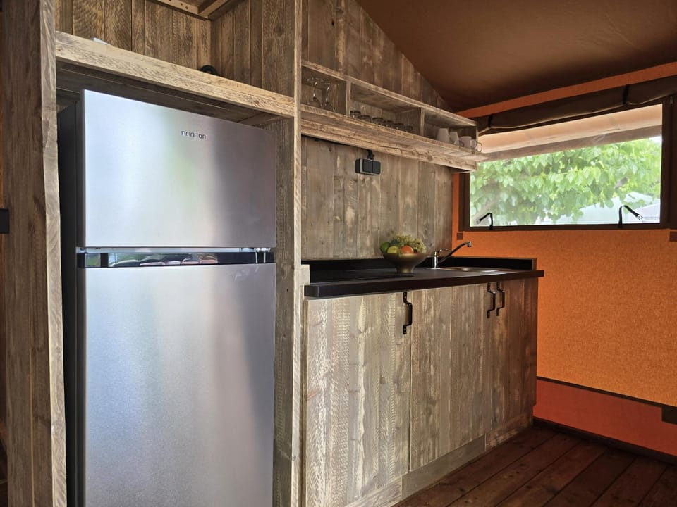Camping Costa Dorada Tienda Lua Campground/ 
RV Resort in Maresme