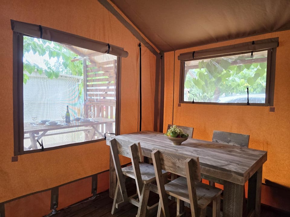 Camping Costa Dorada Tienda Lua Campground/ 
RV Resort in Maresme
