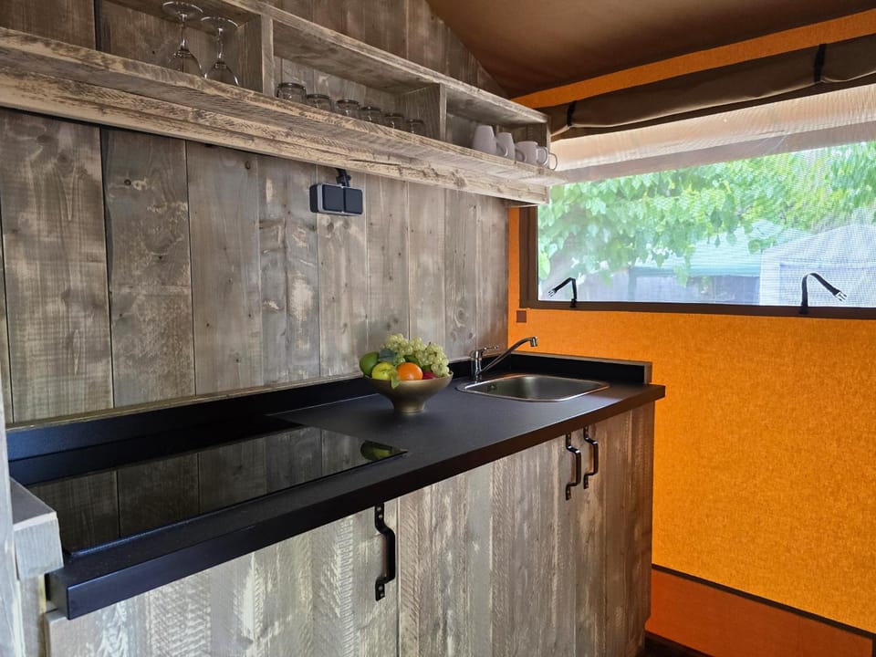 Camping Costa Dorada Tienda Lua Campground/ 
RV Resort in Maresme