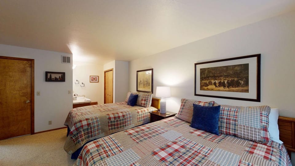 47 Tennis Village Apartment in Sunriver