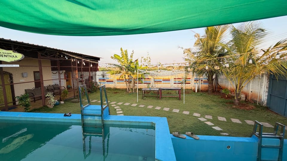 Swimming pool
