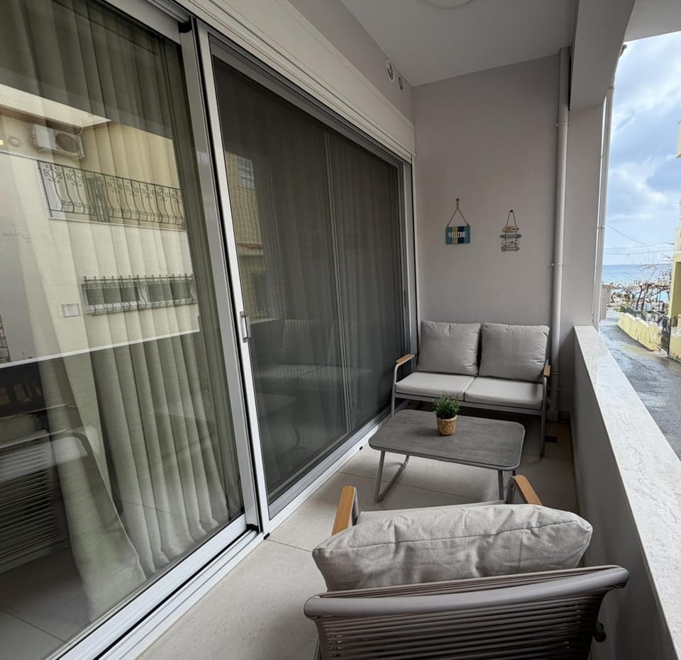 Notos Blue Apartment in Crete