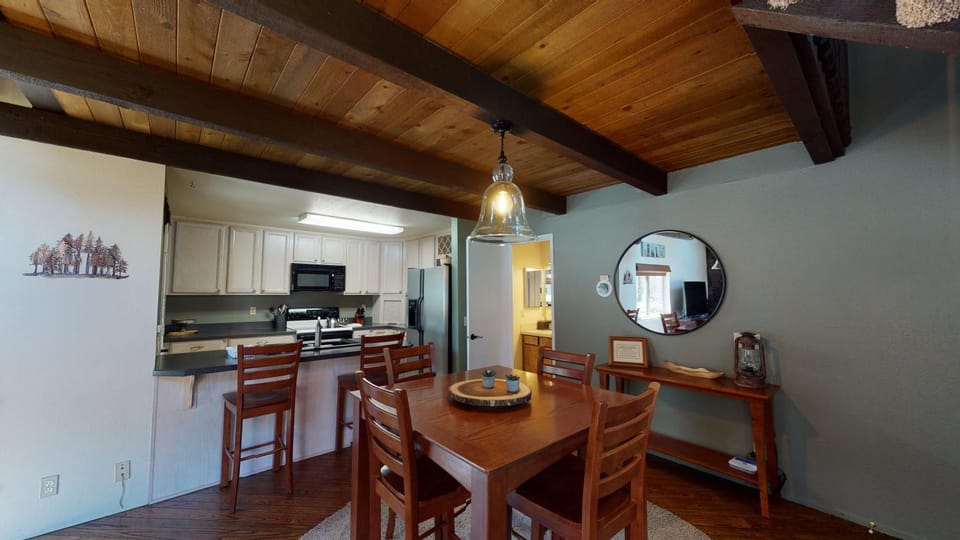 17 Tennis Apartment in Sunriver