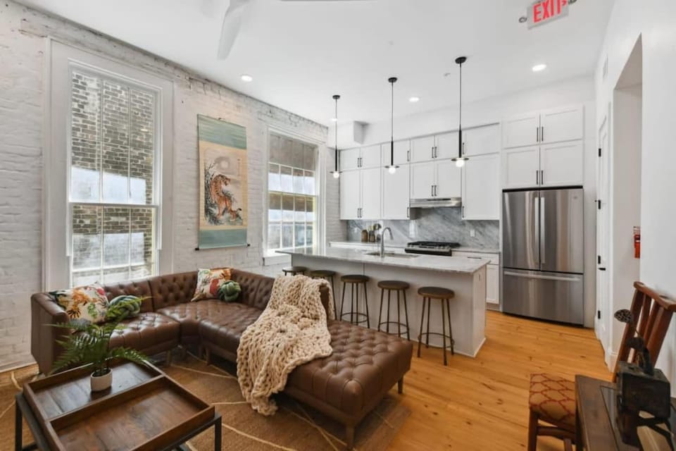 Two Luxe CBD Hotel Suites Near French Quarter House in French Quarter