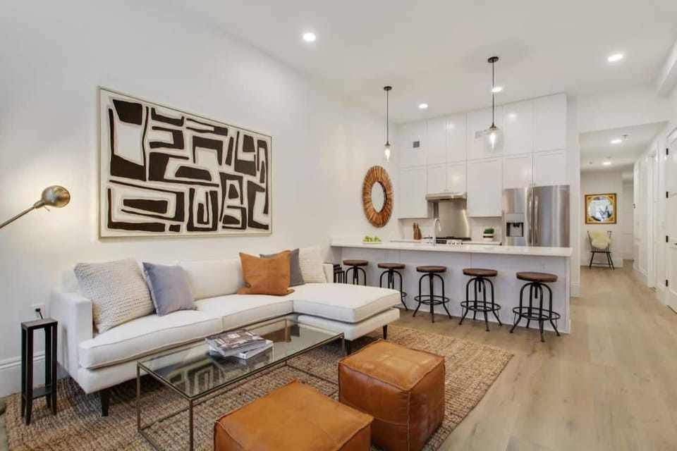 Stylish CBD Hotel Suite Near French Quarter House in French Quarter