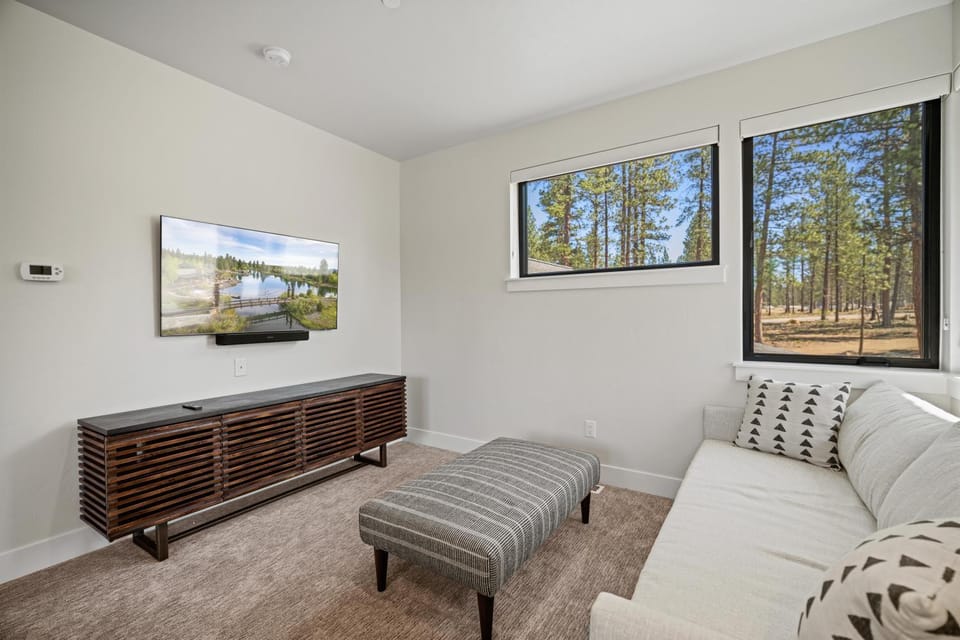 18112-1 Forestbrook Loop House in Oregon