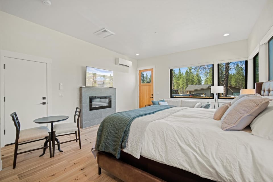 18124-2 Forestbrook Loop House in Oregon