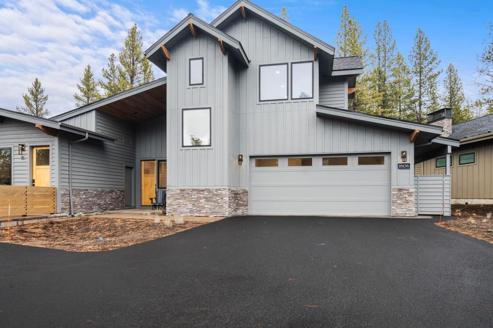 18136-1 Forestbrook Loop House in Oregon