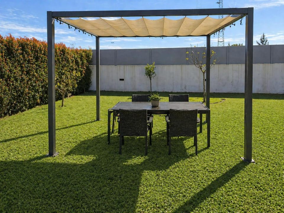 Garden, Dining area, Garden view