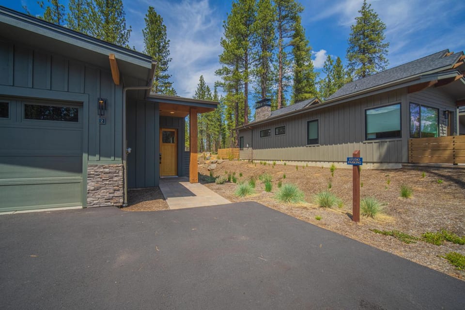 18160-2 Forestbrook Loop House in Oregon