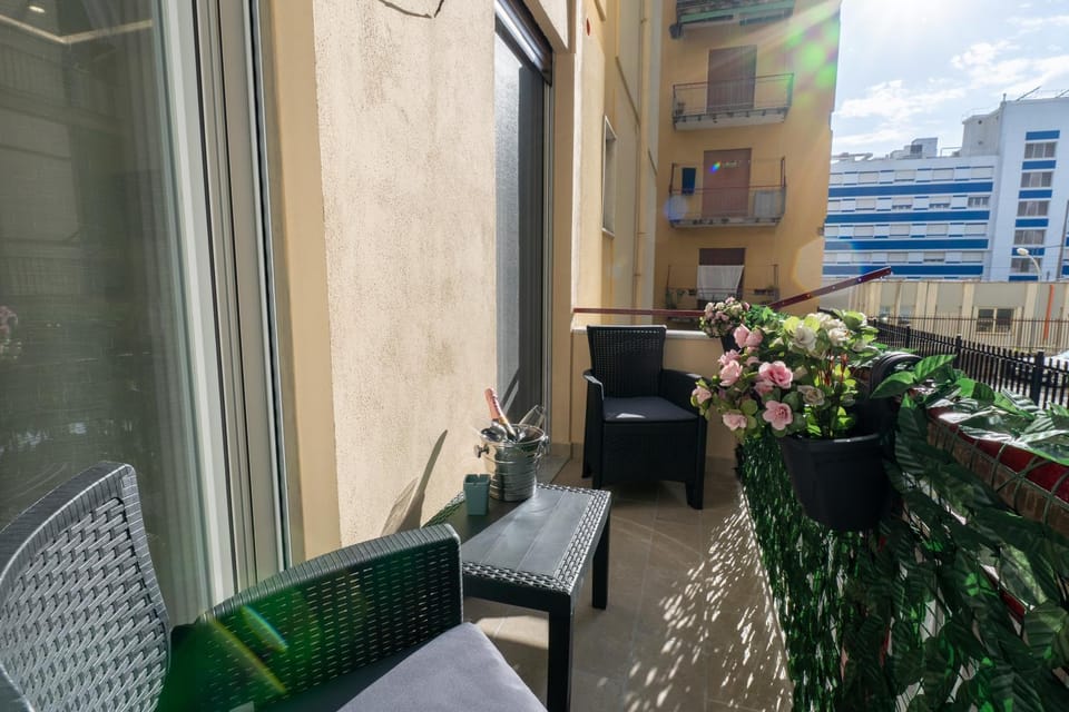 Property building, Balcony/Terrace