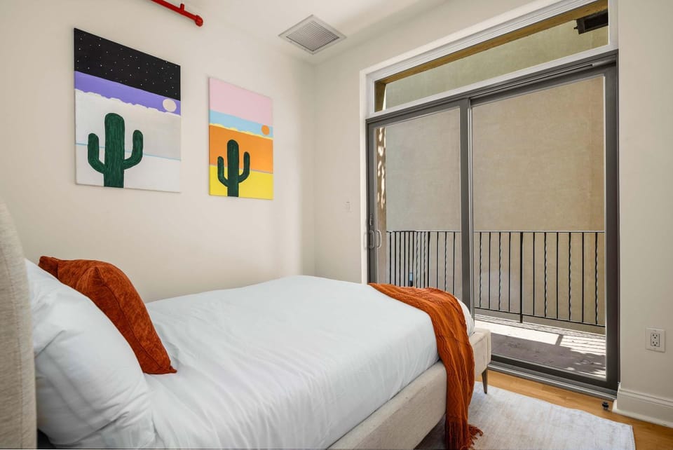 Broadway Terrace Sunlit 1BR with Private Balcony Apartment in Manhattan