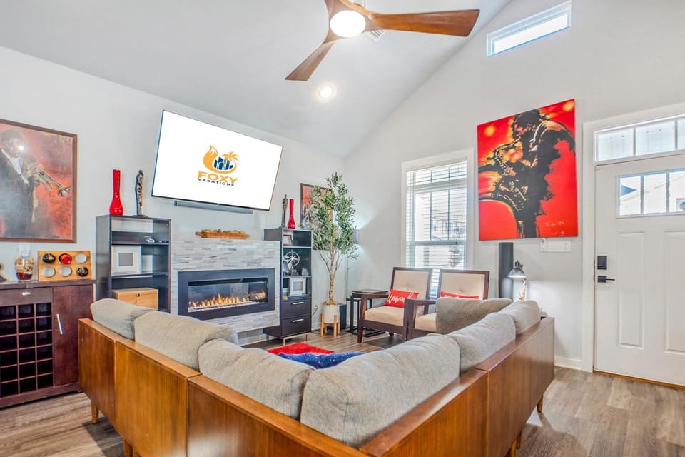 The Jazzy Junction-Great Downtown Location! House in Pensacola