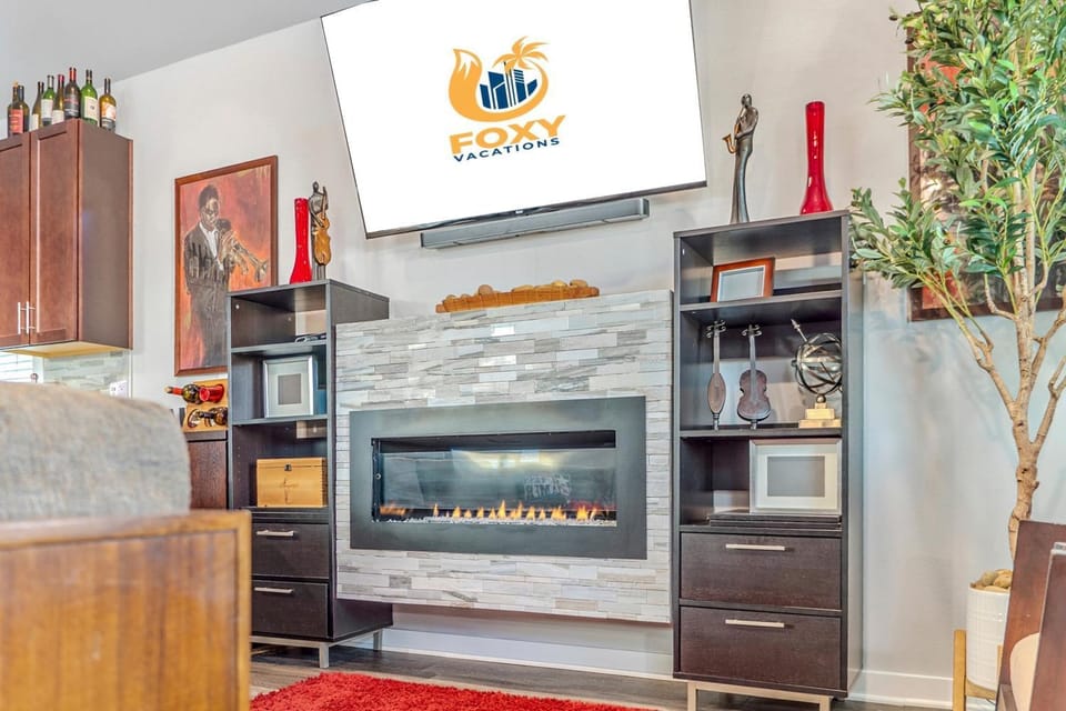 The Jazzy Junction-Great Downtown Location! House in Pensacola