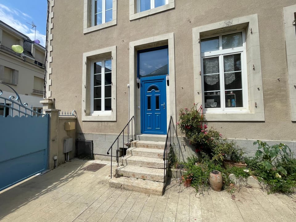 Property building, Facade/entrance