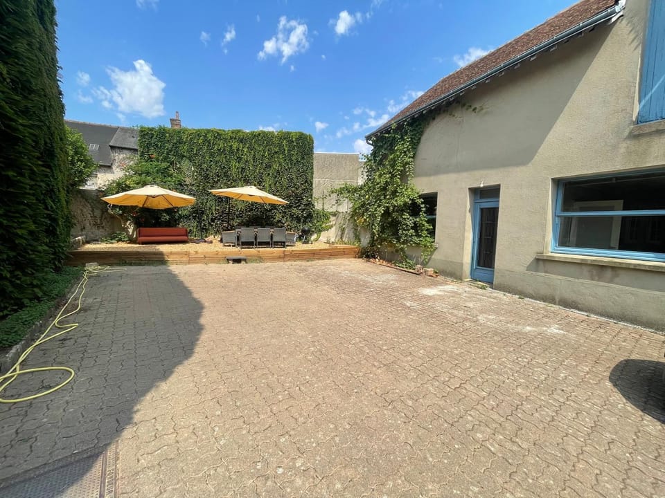Patio, Garden, Parking