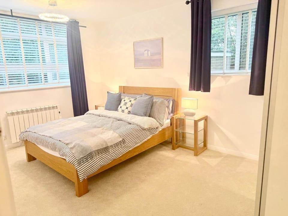 Beautiful quiet location 5 mins from beach! Apartment in Poole