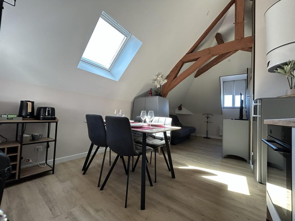 Logement climatisé avec cuisine équipée Apartment in Amboise
