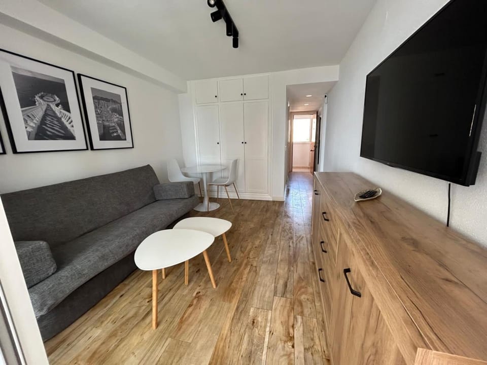 Communal lounge/ TV room, Lounge or bar