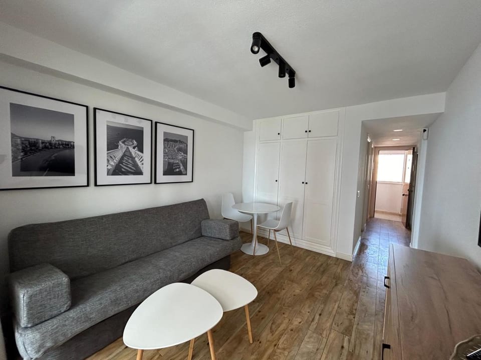 Communal lounge/ TV room, Living room, Lounge or bar