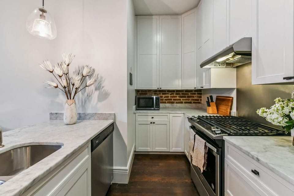 Grand 4 Condo Combo Near French Quarter 8BR 8BA Apartment in French Quarter