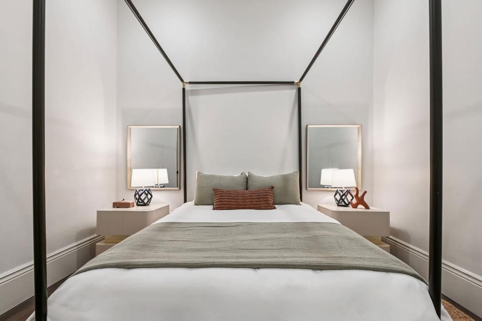 Sleek Historic Apartment in the CBD Apartment in French Quarter