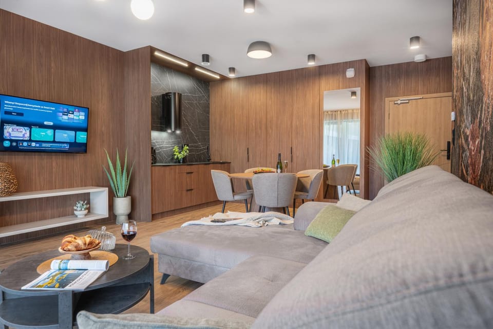 TV and multimedia, Kitchen or kitchenette, Living room, Seating area