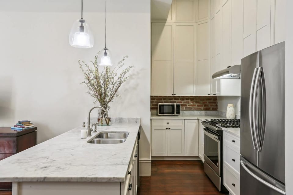 Retro Renovated CBD Place Near FQ Apartment in French Quarter