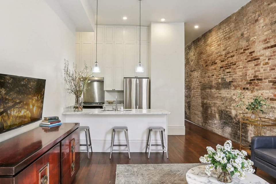 Retro Renovated CBD Place Near FQ Apartment in French Quarter