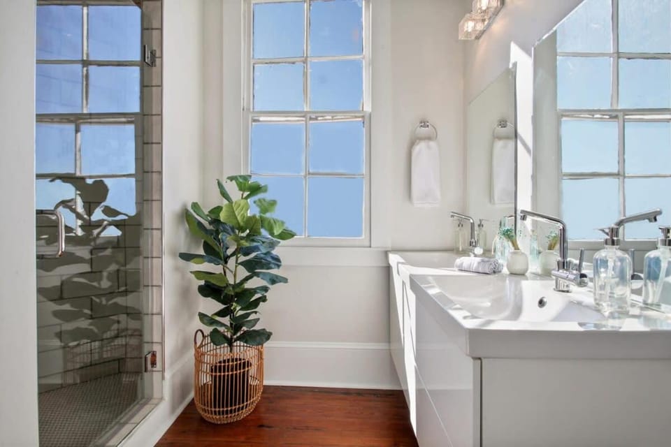 Historic NOLA Home Uptown near FQ House in New Orleans