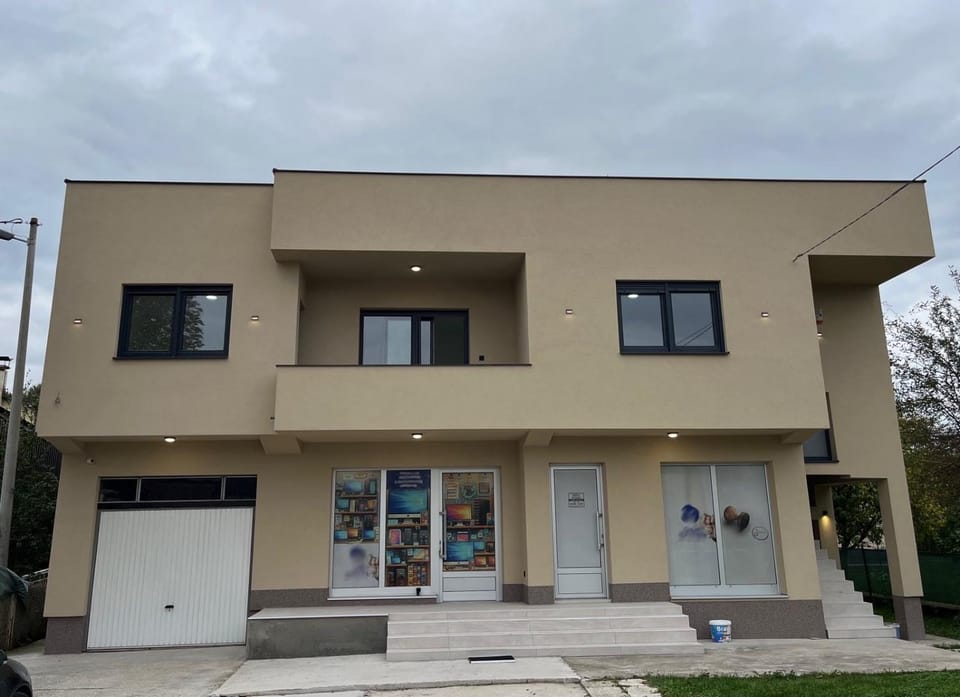 Property building, Day