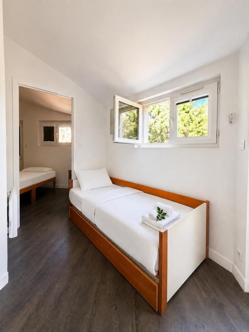 Charmant studio avec piscine 4 personnes Campground/ 
RV Resort in Roquebrune-sur-Argens
