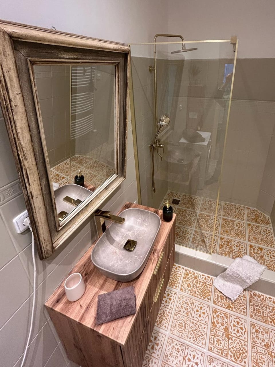 Shower, Bathroom
