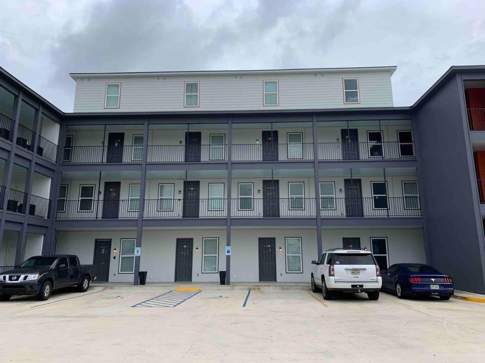 For the Love of Music Downtown Lafayette Gated Apartment in Lafayette