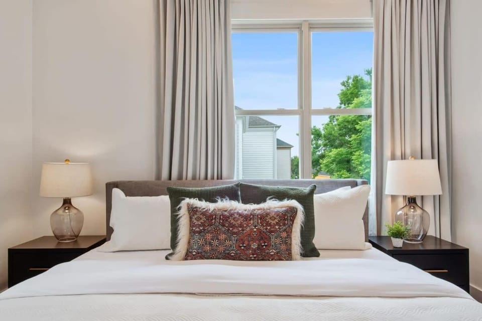 Retreat near Frenchmen Heated Private Pool House in Ninth Ward