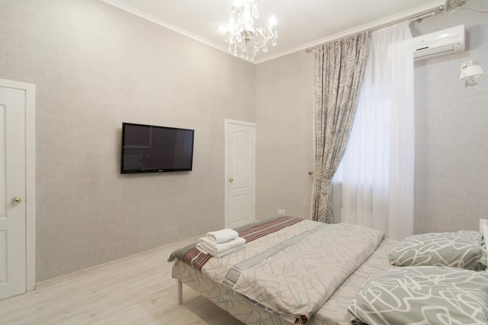 Bed, TV and multimedia, towels, air conditioner
