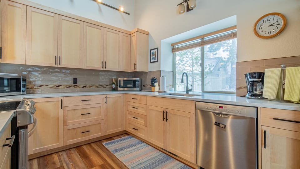 28 Tokatee Lane House in Sunriver