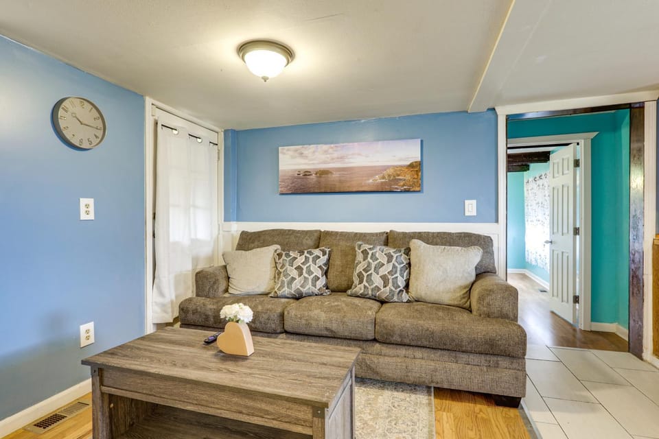 Near I-95 & Rhode Island Border! Pet-Friendly Home House in Rhode Island
