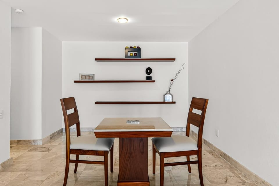 Seating area, Dining area
