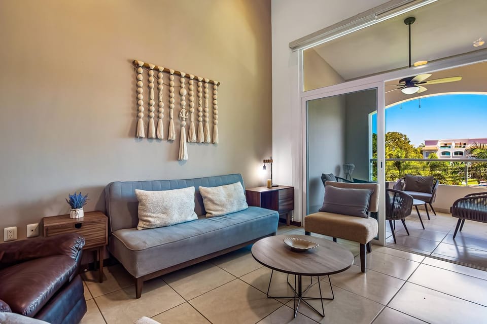 Day, Balcony/Terrace, Living room, Seating area