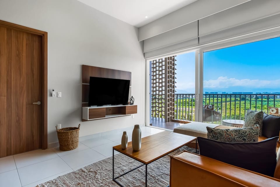 TV and multimedia, View (from property/room), Balcony/Terrace, Living room, Seating area
