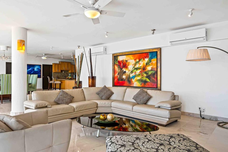 Living room, Seating area, air conditioner