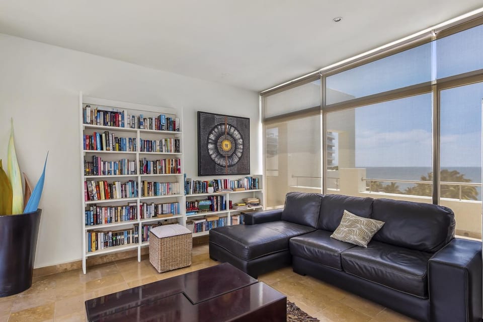 Library, Living room, Seating area