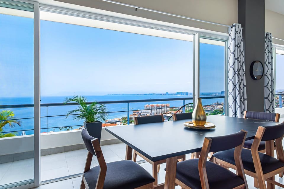 View (from property/room), Balcony/Terrace, Seating area, Dining area