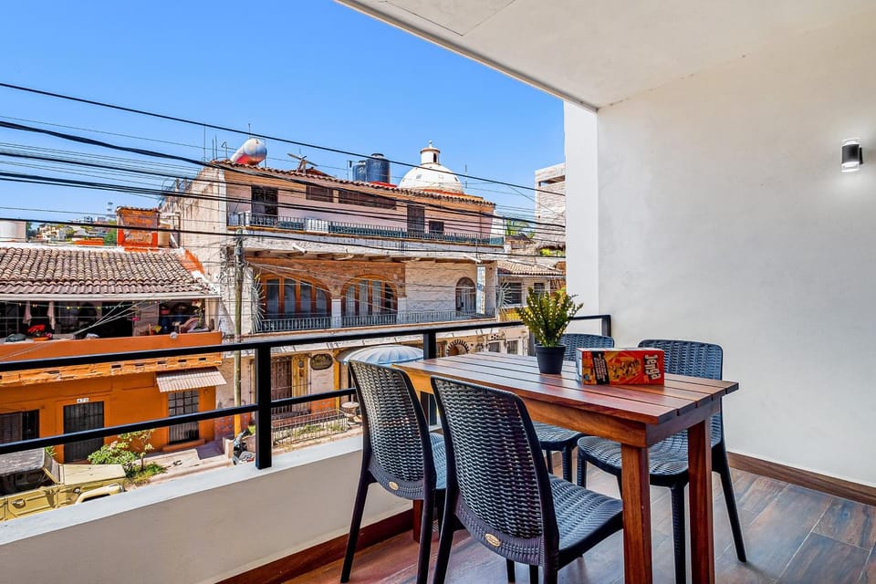 Patio, Day, Balcony/Terrace