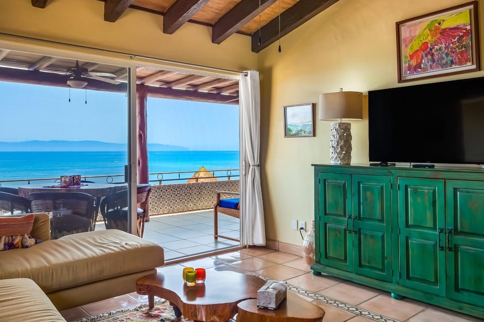 TV and multimedia, Living room, Seating area, Sea view