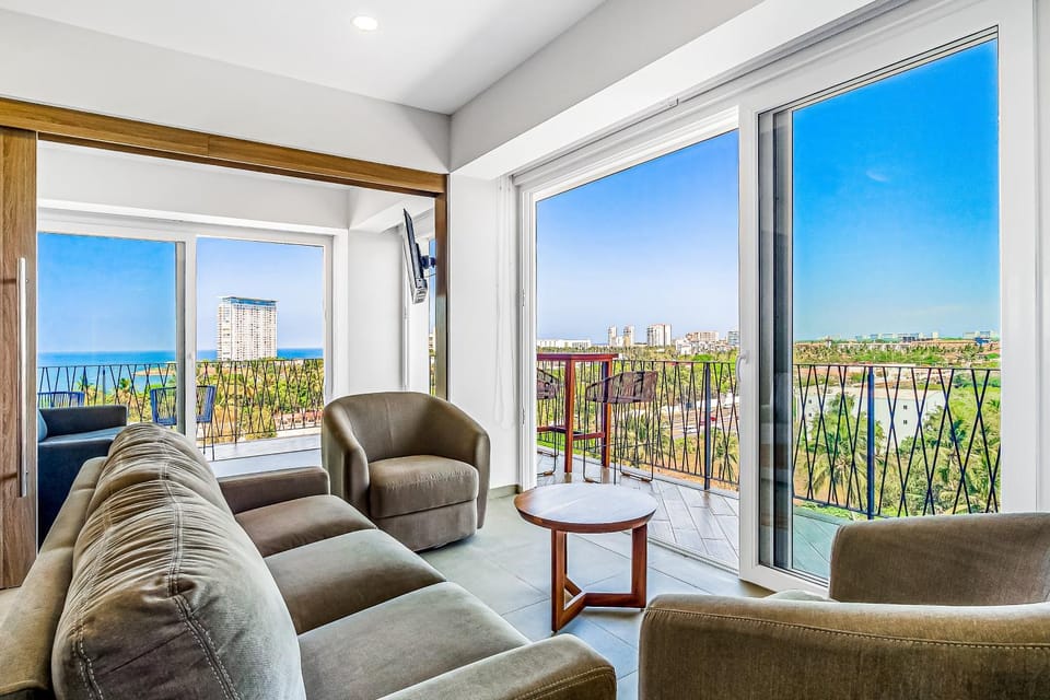 Balcony/Terrace, Living room, Seating area, Sea view