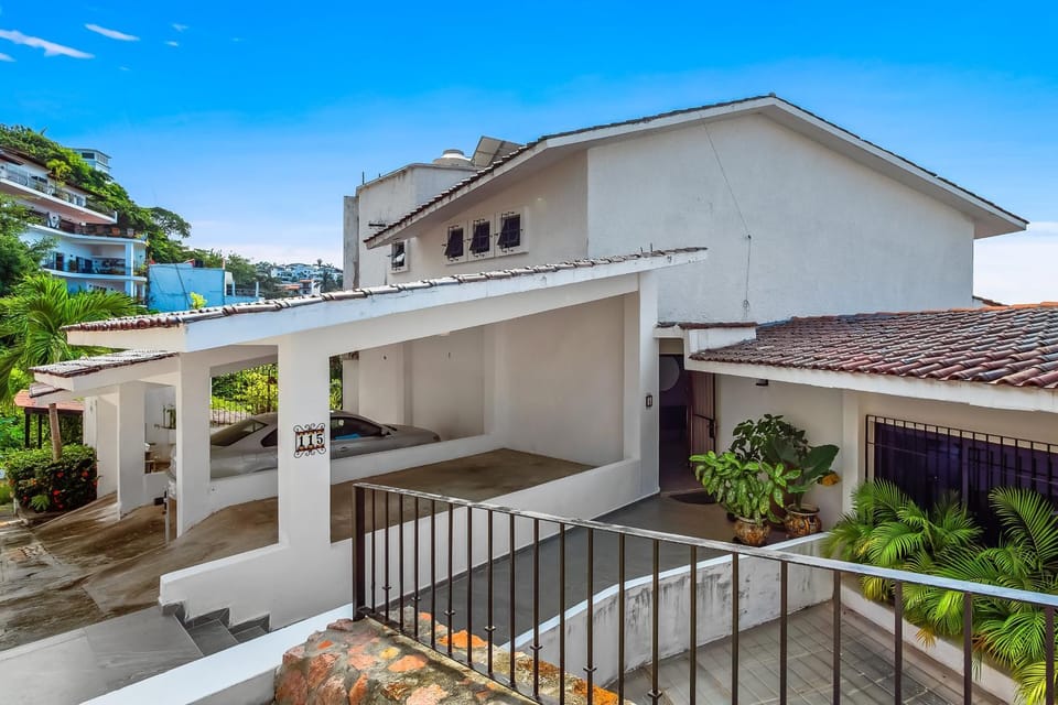 Patio, Day, Balcony/Terrace